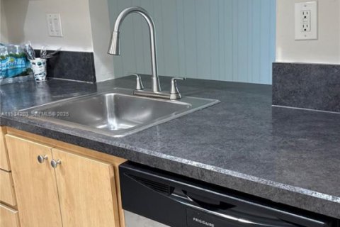 Купить кондоминиум в Норт-Майами-Бич, Флорида 1 спальня, 71.72м2, № 1992644 - фото 13