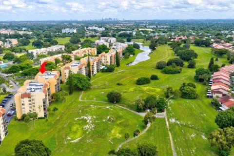 Condominio en venta en Lauderhill, Florida, 3 dormitorios, 147.06 m2 № 1950700 - foto 25