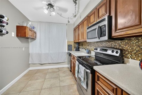 Condominio en venta en Lauderhill, Florida, 3 dormitorios, 147.06 m2 № 1950700 - foto 4