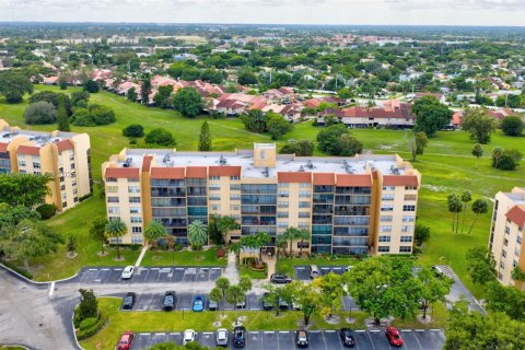 Condominio en venta en Lauderhill, Florida, 3 dormitorios, 147.06 m2 № 1950700 - foto 30