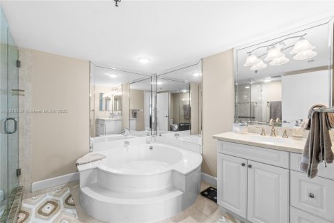 Condo in Boca Raton, Florida, 3 bedrooms  № 1850417 - photo 13