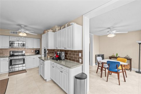 Condo in Boca Raton, Florida, 3 bedrooms  № 1850417 - photo 21