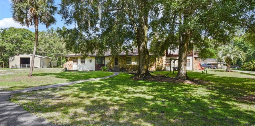 Casa en Geneva, Florida 4 dormitorios, 277.31 m2 № 1796765