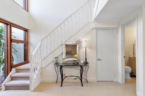 Townhouse in Aventura, Florida 2 bedrooms, 222.59 sq.m. № 1931200 - photo 28