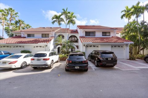 Townhouse in Aventura, Florida 2 bedrooms, 222.59 sq.m. № 1931200 - photo 3