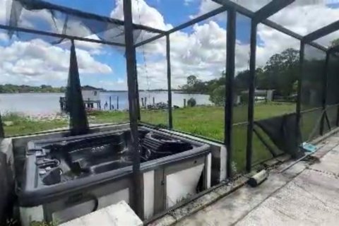 House in Jacksonville, Florida 4 bedrooms, 595.22 sq.m. № 2315983 - photo 3