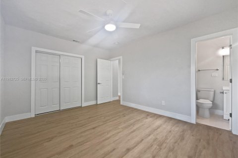 Villa ou maison à vendre à North Miami Beach, Floride: 3 chambres, 106.65 m2 № 2024102 - photo 5