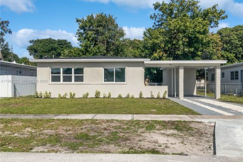 Villa ou maison à North Miami Beach, Floride 3 chambres, 106.65 m2 № 2024102