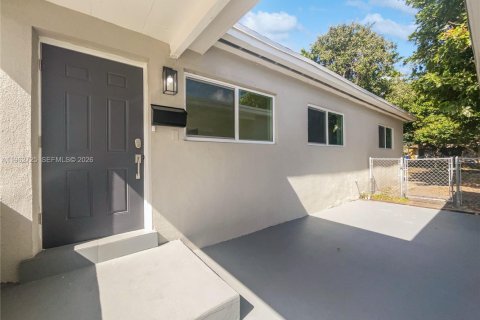 Villa ou maison à vendre à North Miami Beach, Floride: 3 chambres, 106.65 m2 № 2024102 - photo 10