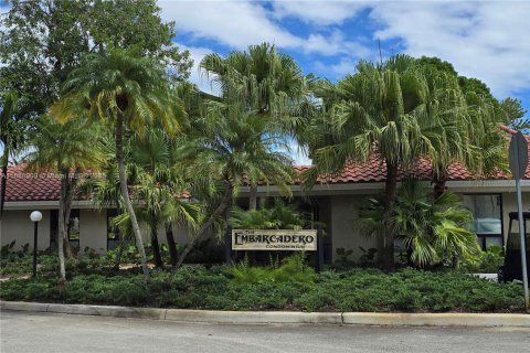 Condo in Oakland Park, Florida, 2 bedrooms  № 1939135 - photo 27
