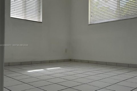 Casa en alquiler en Miami, Florida, 3 dormitorios, 106.84 m2 № 2278616 - foto 16