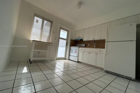Casa en alquiler en Miami, Florida, 3 dormitorios, 106.84 m2 № 2278616 - foto 7