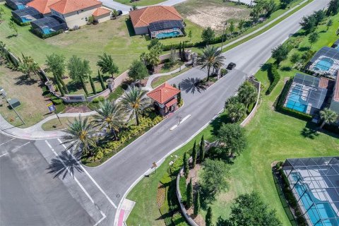Townhouse in Davenport, Florida 5 bedrooms, 211.91 sq.m. № 1519705 - photo 16