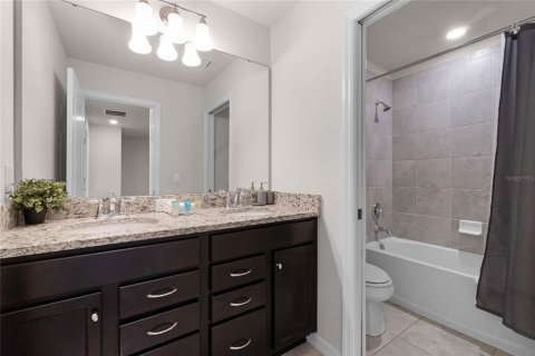 Townhouse in Davenport, Florida 5 bedrooms, 211.91 sq.m. № 1519705 - photo 9