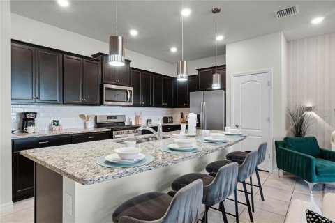 Townhouse in Davenport, Florida 5 bedrooms, 211.91 sq.m. № 1519705 - photo 26