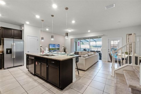 Townhouse in Davenport, Florida 5 bedrooms, 211.91 sq.m. № 1519705 - photo 25