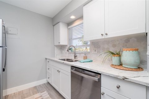 Condominio en venta en Anna Maria, Florida, 2 dormitorios, 76.37 m2 № 1796861 - foto 8