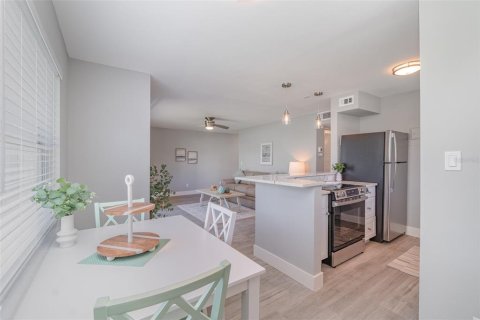 Condominio en venta en Anna Maria, Florida, 2 dormitorios, 76.37 m2 № 1796861 - foto 6