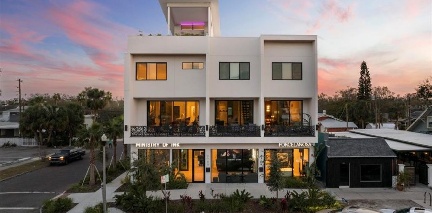 Touwnhouse à Saint Petersburg, Floride 3 chambres, 445.93 m2 № 1913664