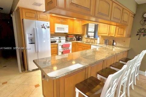 Купить виллу или дом в Киссимми, Флорида 5 спален, 208.29м2, № 2002647 - фото 9