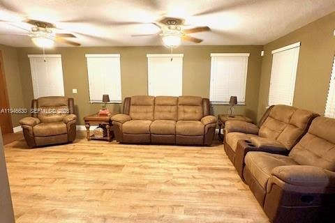 Купить виллу или дом в Киссимми, Флорида 5 спален, 208.29м2, № 2002647 - фото 10