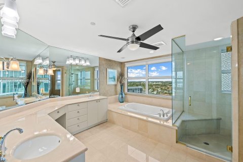 Condo in Fort Lauderdale, Florida, 3 bedrooms  № 1928201 - photo 20