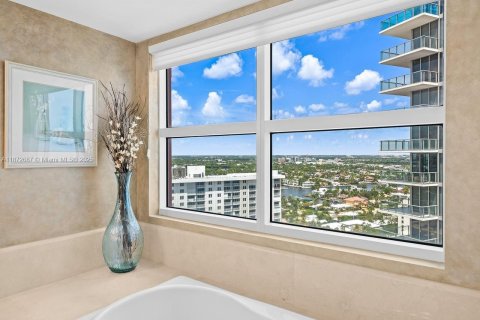 Condo in Fort Lauderdale, Florida, 3 bedrooms  № 1928201 - photo 23