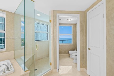 Condo in Fort Lauderdale, Florida, 3 bedrooms  № 1928201 - photo 22