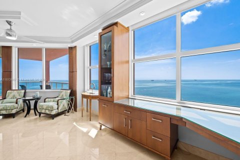 Condo in Fort Lauderdale, Florida, 3 bedrooms  № 1928201 - photo 18