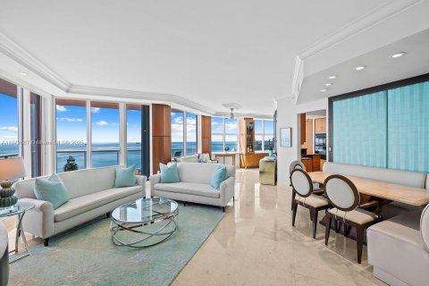 Condo in Fort Lauderdale, Florida, 3 bedrooms  № 1928201 - photo 11