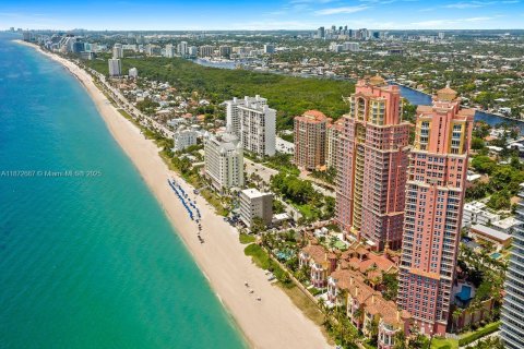 Condo in Fort Lauderdale, Florida, 3 bedrooms  № 1928201 - photo 7