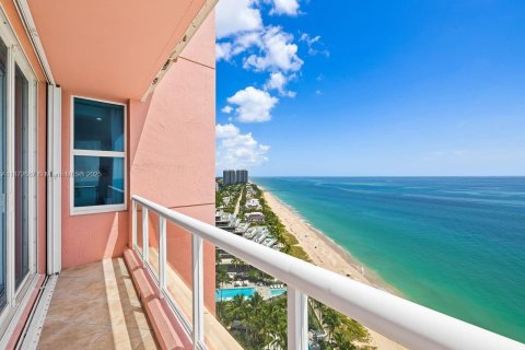 Condo in Fort Lauderdale, Florida, 3 bedrooms  № 1928201 - photo 15