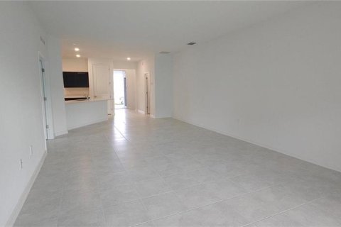 House in Winter Haven, Florida 4 bedrooms, 195.93 sq.m. № 2239088 - photo 9