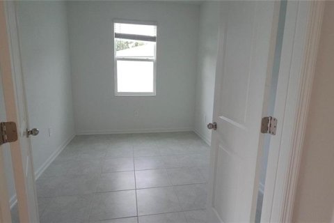 House in Winter Haven, Florida 4 bedrooms, 195.93 sq.m. № 2239088 - photo 8