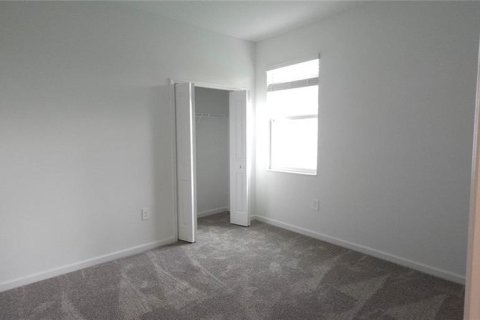 House in Winter Haven, Florida 4 bedrooms, 195.93 sq.m. № 2239088 - photo 10