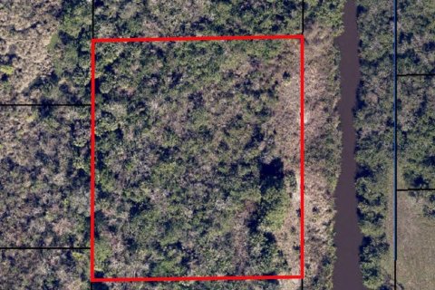 Terreno en Cocoa, Florida № 2213944
