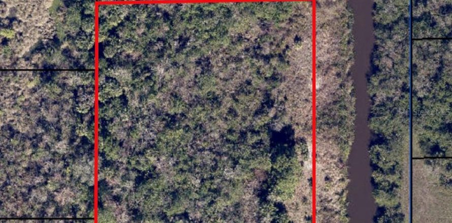 Terrain à Cocoa, Floride № 2213944
