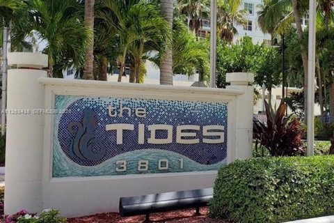 Copropriété à vendre à Hollywood, Floride: 1 chambre, 81.2 m2 № 2242599 - photo 16