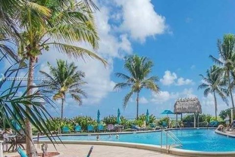 Copropriété à vendre à Hollywood, Floride: 1 chambre, 81.2 m2 № 2242599 - photo 28