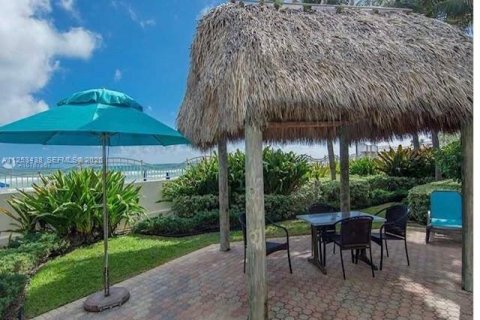 Copropriété à vendre à Hollywood, Floride: 1 chambre, 81.2 m2 № 2242599 - photo 25