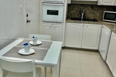 Copropriété à vendre à Hollywood, Floride: 1 chambre, 81.2 m2 № 2242599 - photo 8