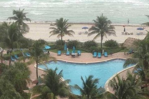 Copropriété à vendre à Hollywood, Floride: 1 chambre, 81.2 m2 № 2242599 - photo 27