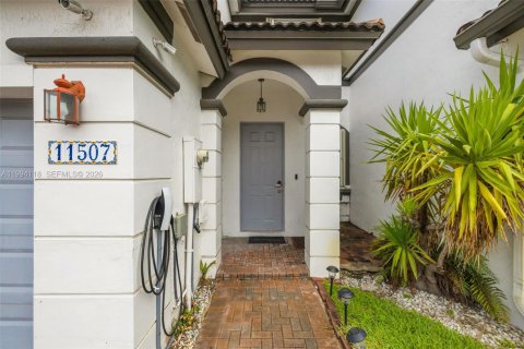 Townhouse in Doral, Florida 3 bedrooms, 157 sq.m. № 2056397 - photo 4