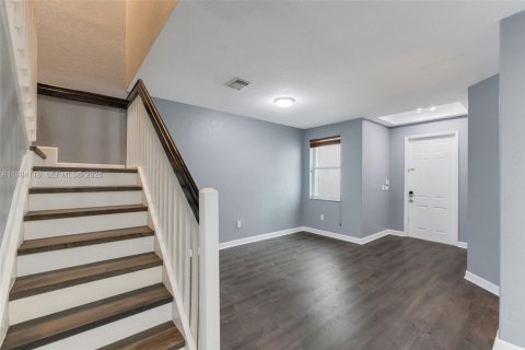 Townhouse in Doral, Florida 3 bedrooms, 157 sq.m. № 2056397 - photo 9