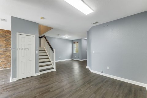 Townhouse in Doral, Florida 3 bedrooms, 157 sq.m. № 2056397 - photo 14