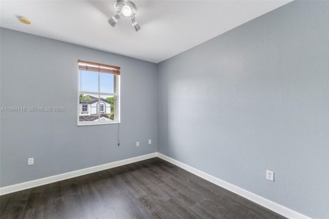 Townhouse in Doral, Florida 3 bedrooms, 157 sq.m. № 2056397 - photo 29