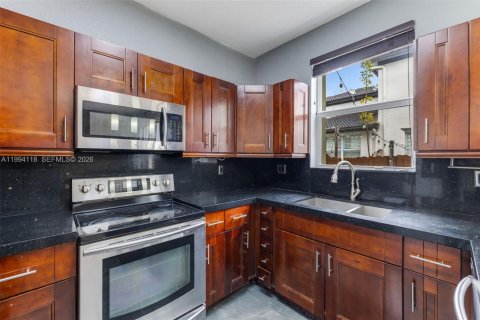 Townhouse in Doral, Florida 3 bedrooms, 157 sq.m. № 2056397 - photo 21