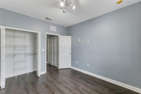 Townhouse in Doral, Florida 3 bedrooms, 157 sq.m. № 2056397 - photo 28