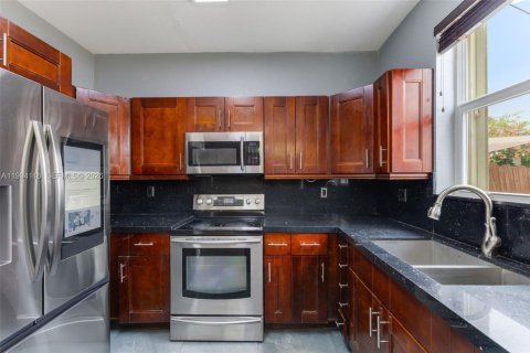 Townhouse in Doral, Florida 3 bedrooms, 157 sq.m. № 2056397 - photo 20