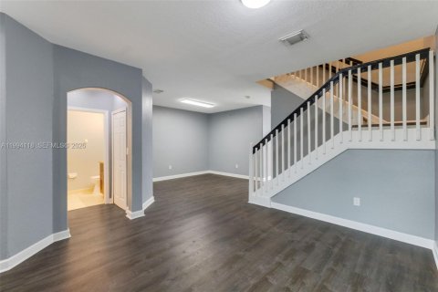 Townhouse in Doral, Florida 3 bedrooms, 157 sq.m. № 2056397 - photo 6